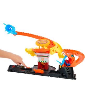 Alternative view of Hot Wheels City Pizza Slam Cobra Attack 1:64 Scale Playset