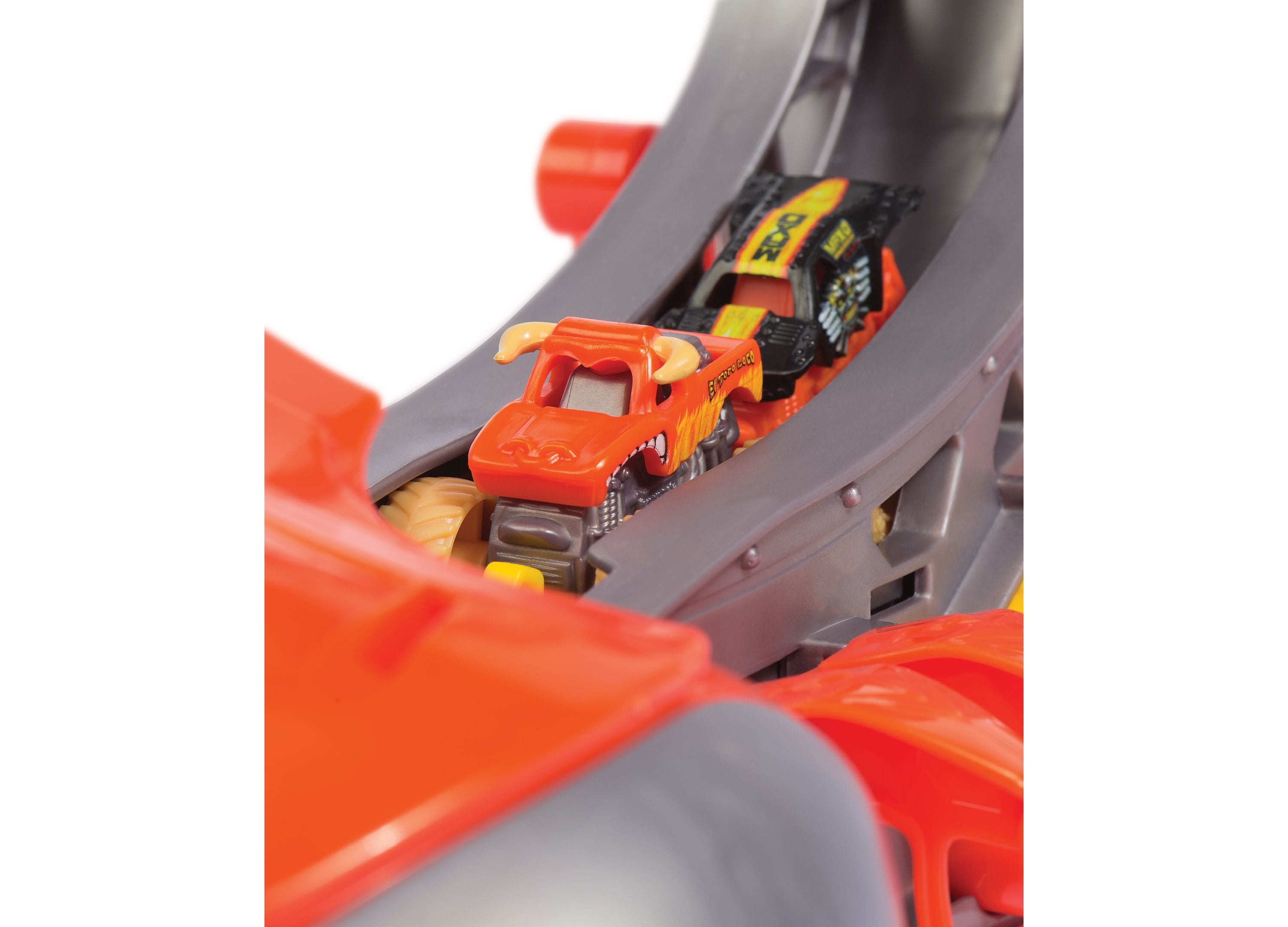 Monster Jam Mini Scorpion Playset with El Toro Loco and Max-D Trucks - Image 3