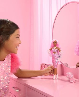 Barbie Deluxe Style Fashionista Doll Extravaganza - Image 6