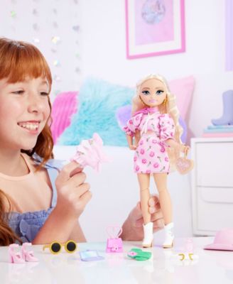 Barbie Dream Besties Festival Looks Set with Barbie Malibu Doll - Image 2