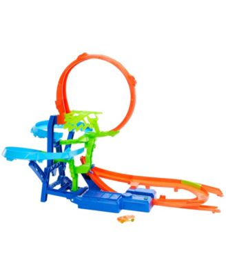 Hot Wheels Stunt Tracks Mid-Air Crash Playset with Die-Cast Car - Image 3