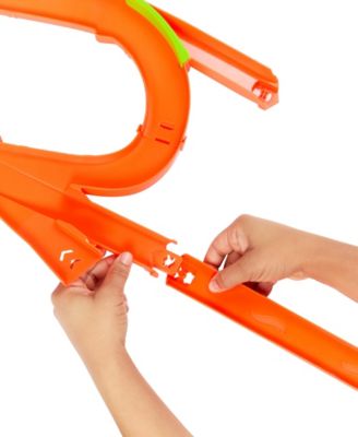 Hot Wheels Stunt Tracks Mid-Air Crash Playset with Die-Cast Car - Image 6