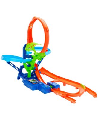 Alternative view of Hot Wheels Stunt Tracks Mid-Air Crash Playset with Die-Cast Car