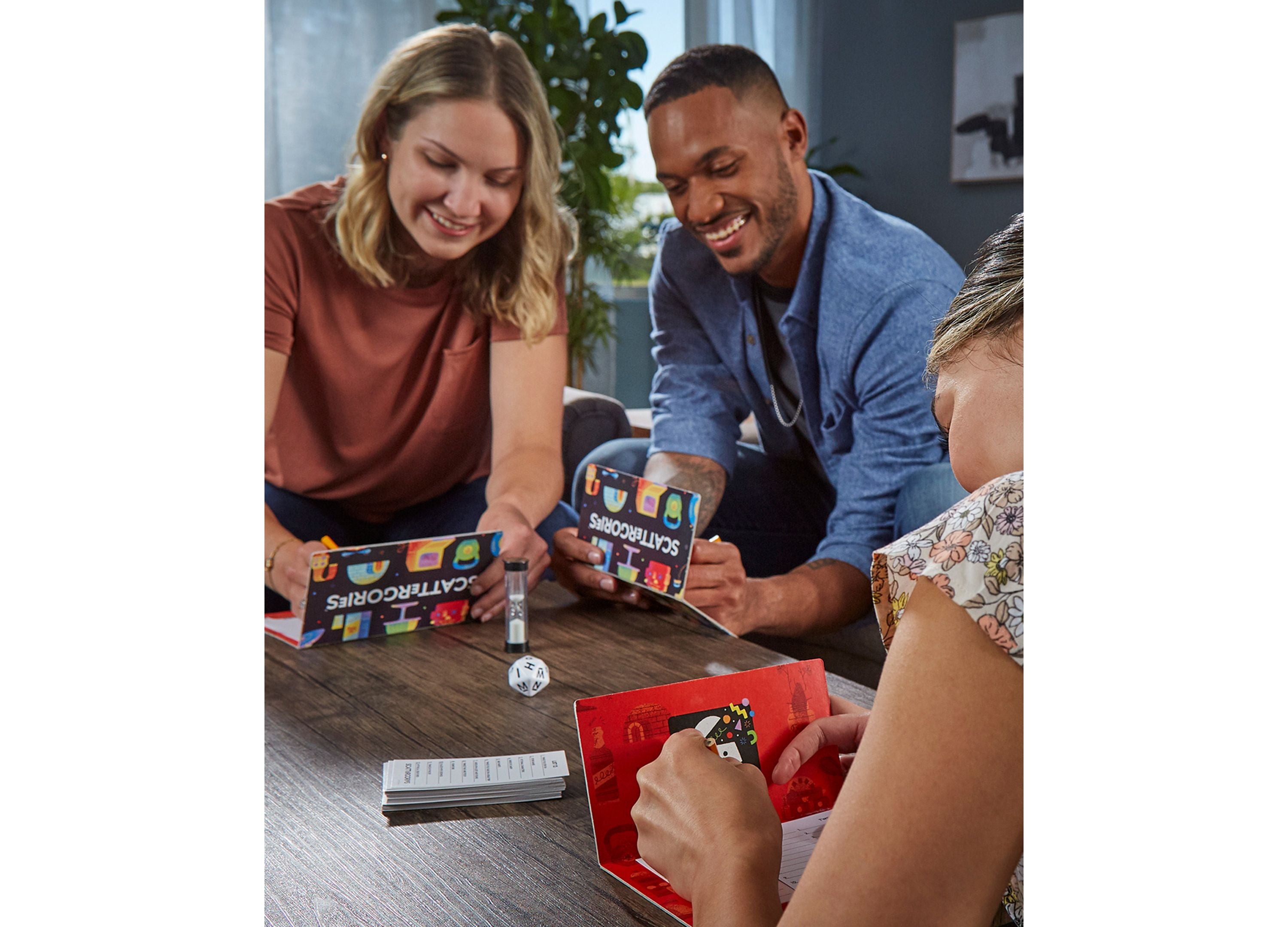 Hasbro Scattergories Classic Fast-Thinking Board Game - Image 6