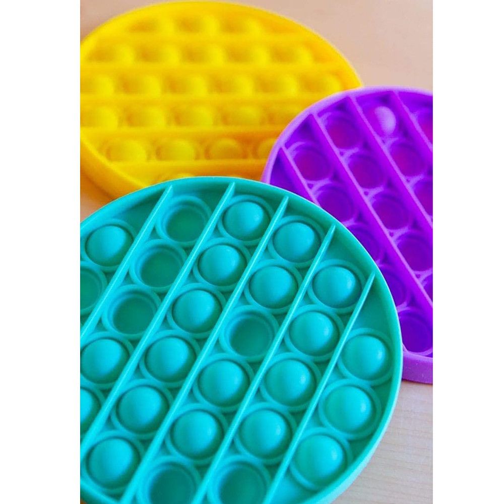 Alternative view of FoxMind Games Last One Lost Strategy Game, Hot Pink Edition