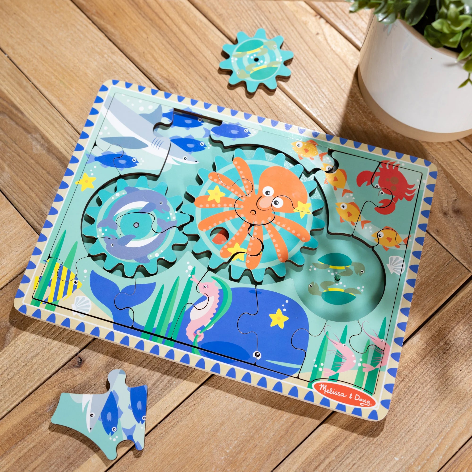 Melissa & Doug Underwater Adventure Wooden Gear Puzzle - Ocean Theme - Image 4