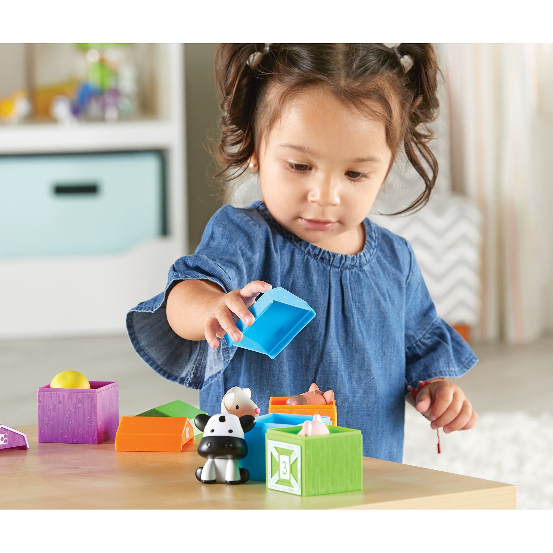 Learning Resources Peekaboo Learning Farm Colorful Animal Barn Playset - Image 7