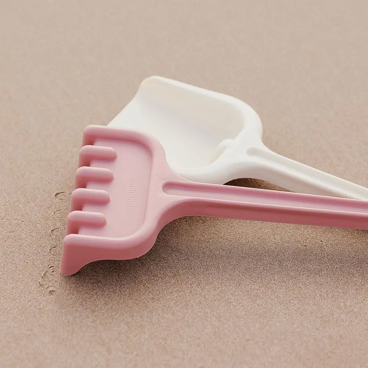 Miniland ECO Rake & Spade Sand Set - Eco-Friendly Beach Toys - Image 4