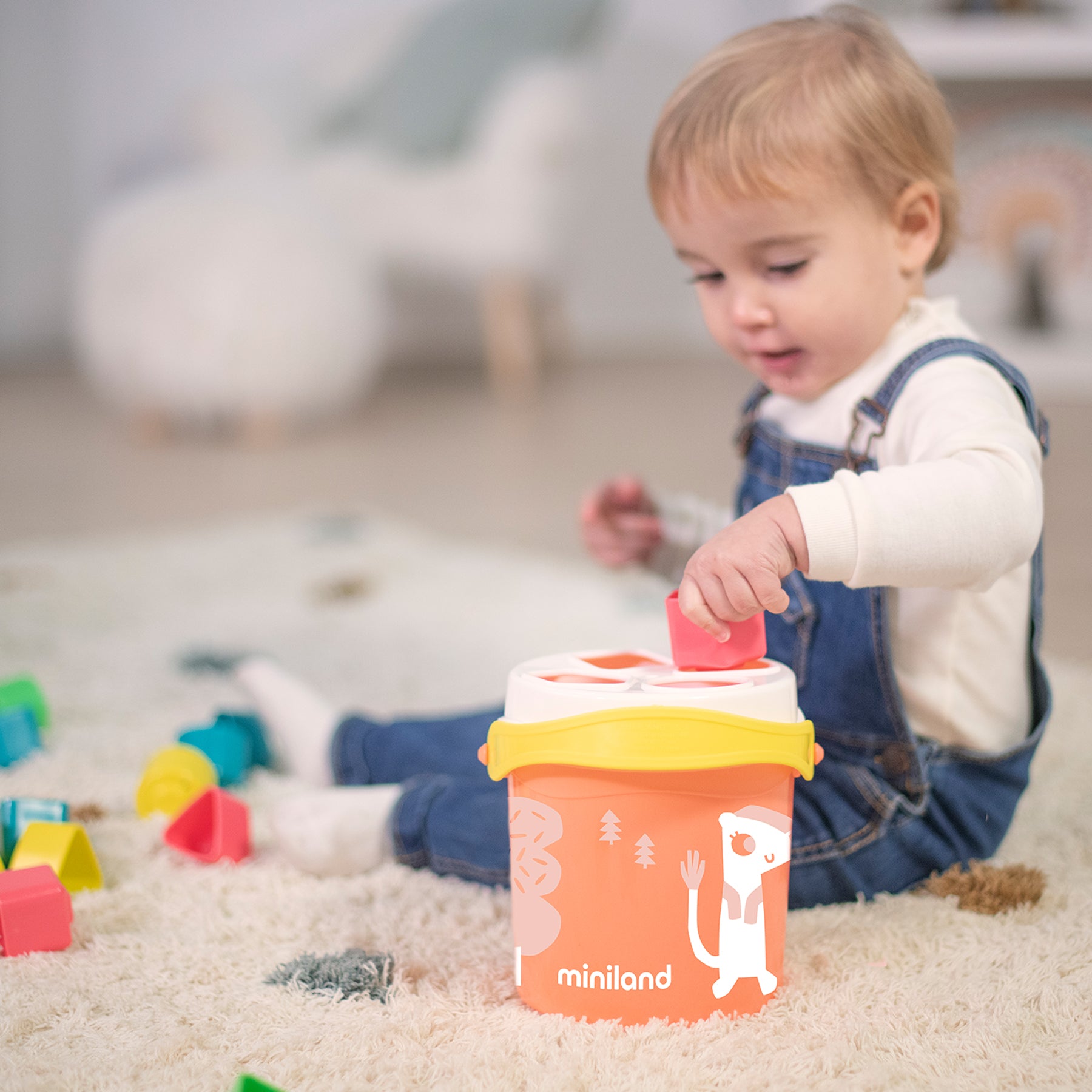 Miniland Shape Sorting Bucket – Playful Salmon - Image 3