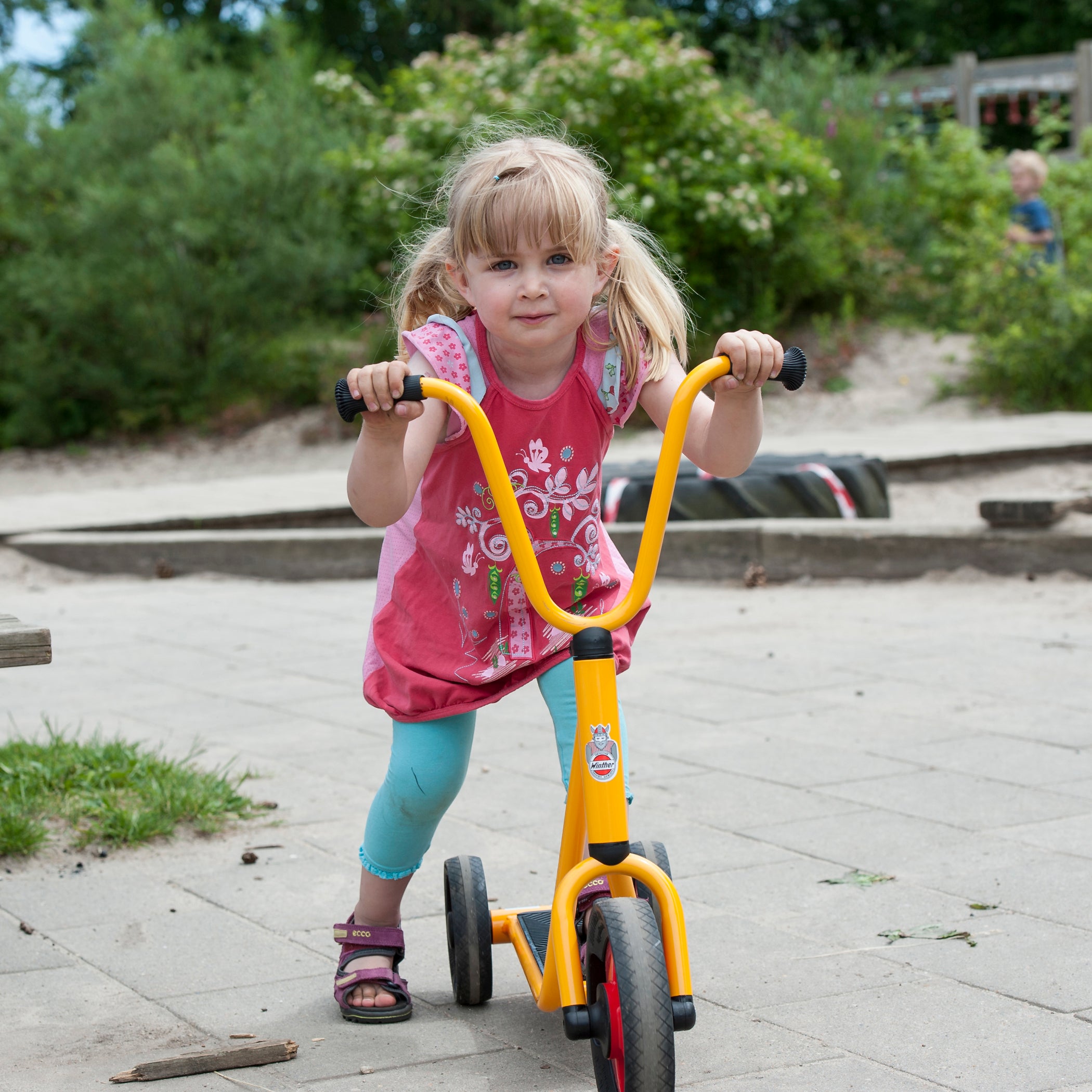 Alternative view of Winther Dynamic 3-Wheel Toddler Scooter - Model 434.20