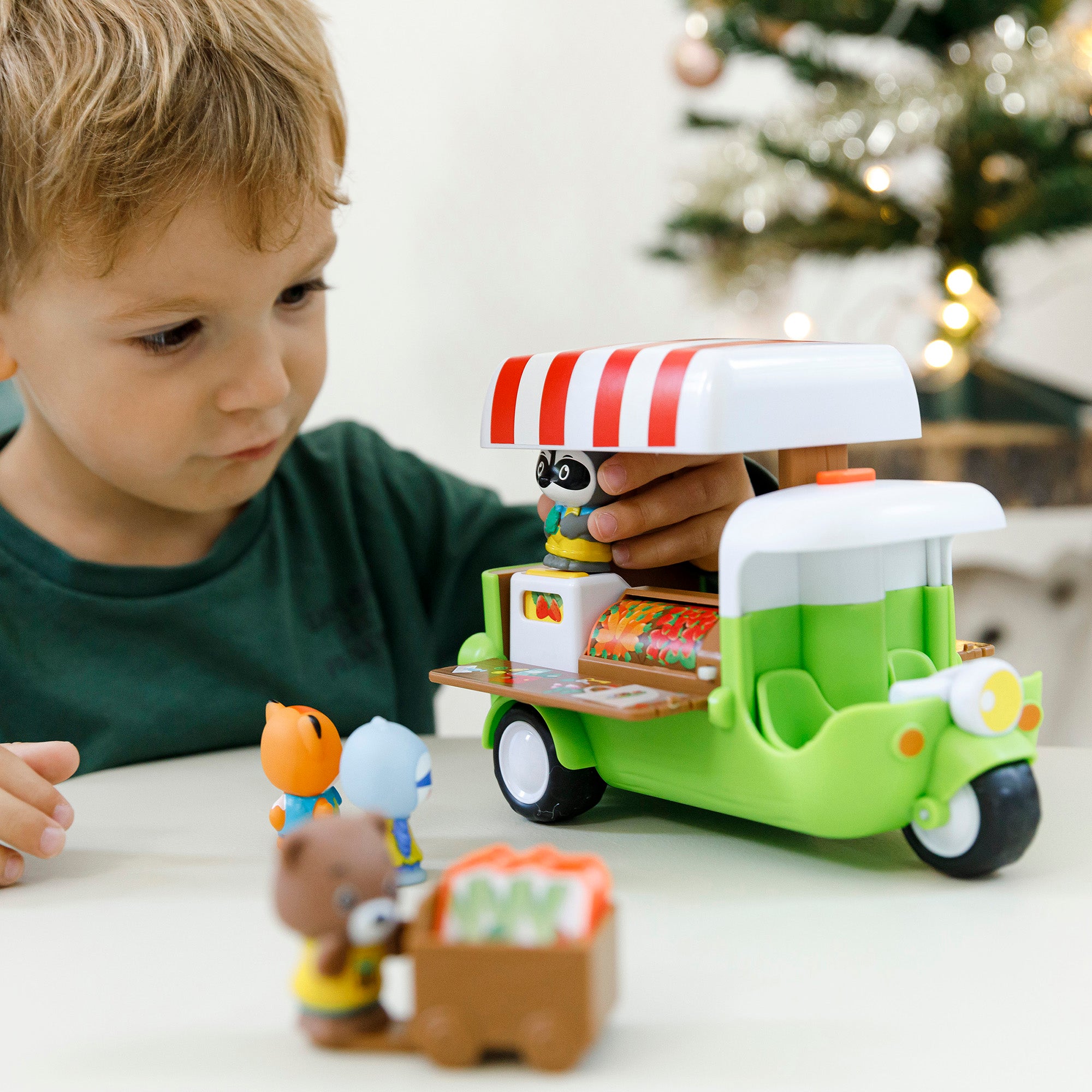 Timber Tots Deluxe Food Truck Playset with Raccoon Figurine - Image 5