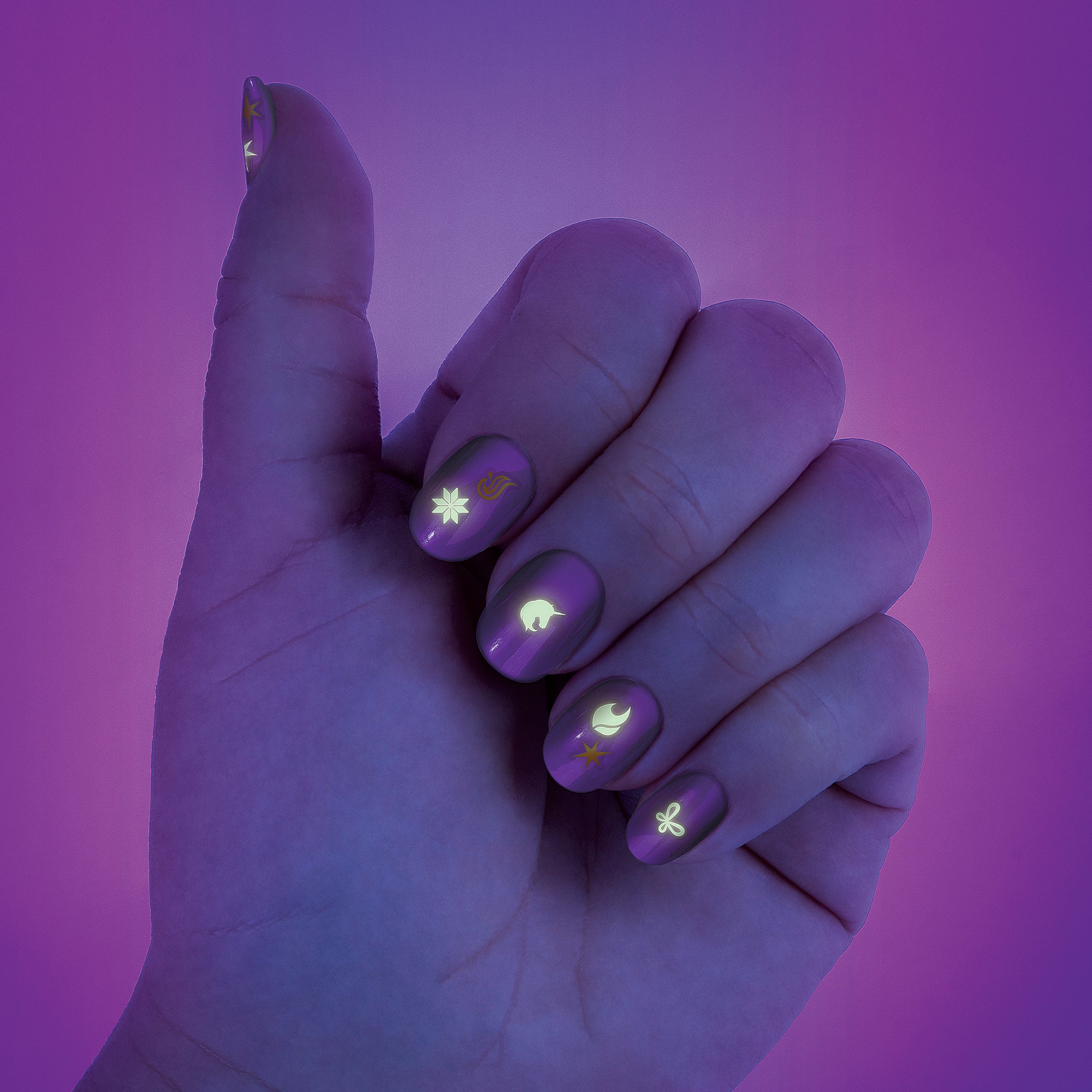 Make It Real Unicorn Academy Star Stables Fountain Nail Spa Kit – Bubble Soak, Polish & Glow Decals - Image 5